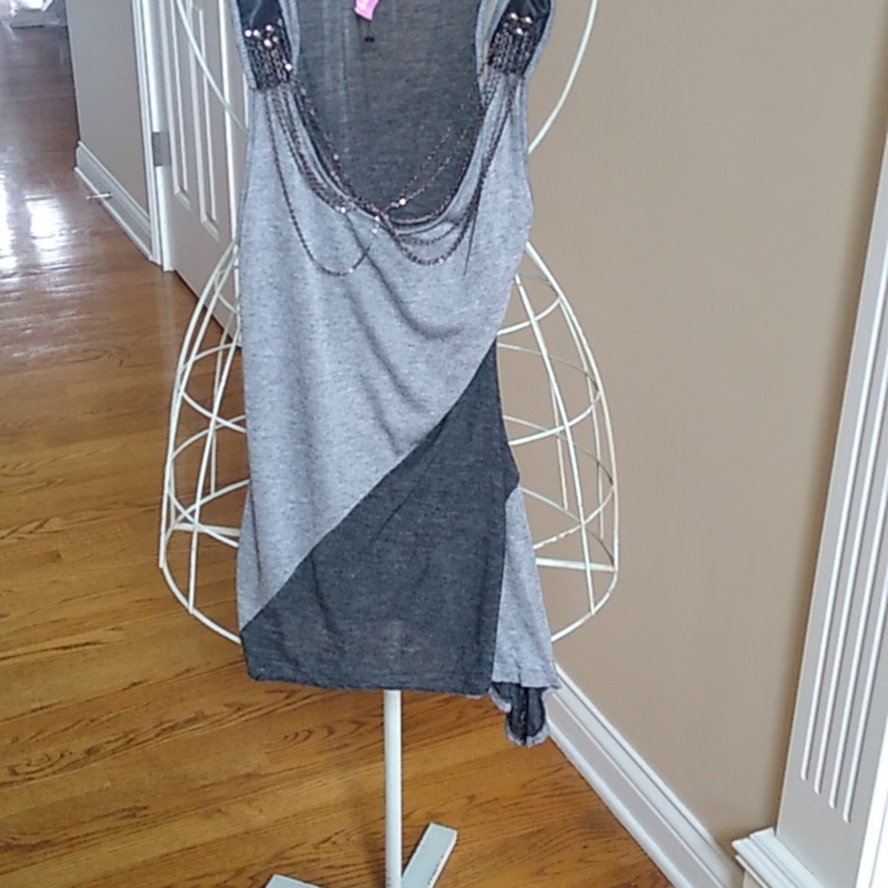 Contents Tank Top - Picture 2 of 13